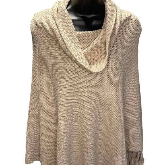 The Limited NWT Cream Textured Cowlneck Wool Fringed Poncho Sz S - Picture 2 of 7